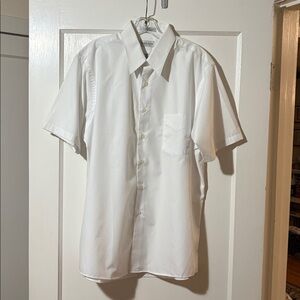 Van Heusen Men’s Large Dress Shirt Short Sleeved Classic White Pointed Collar